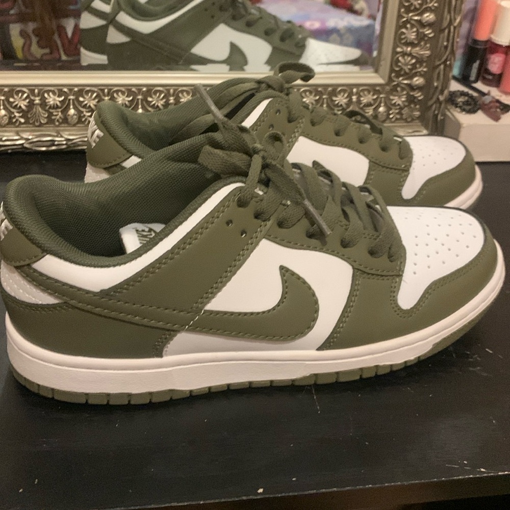 Nike dunks olive green 🍀🍀